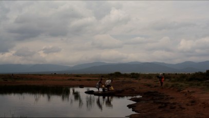 Women collecting water - 1km from Sadhana Forest Kenya land (2)